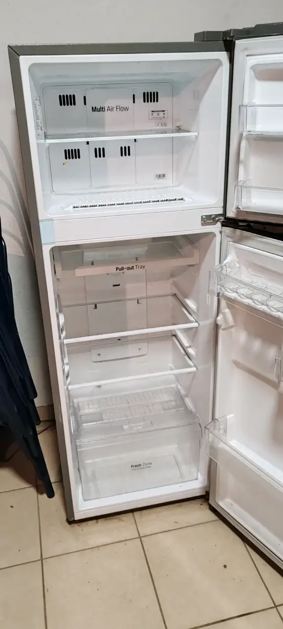Refrigerador LG con tecnología Multi Air Flow - 1