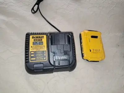 Cargador y batería DeWalt DCB115 12V/20V - miniatura 1