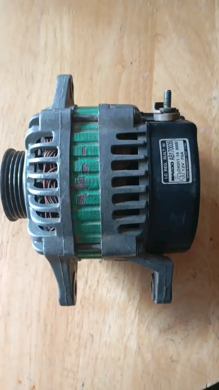 Alternador de auto 12V 70A usado - 1