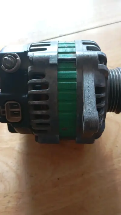 Alternador de auto 12V 70A usado - miniatura 3