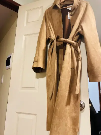 Abrigo largo de gamuza color camel para mujer - miniatura 2