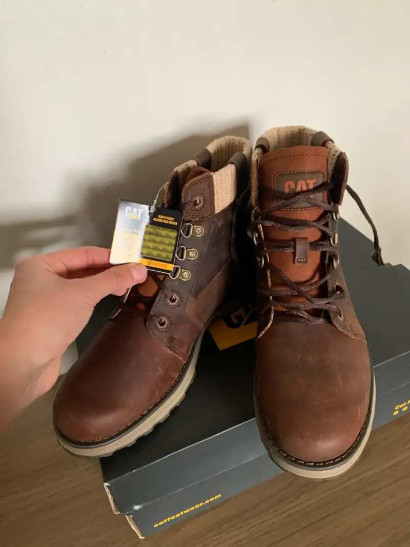 Botas de cuero marrón CAT para hombre - 1