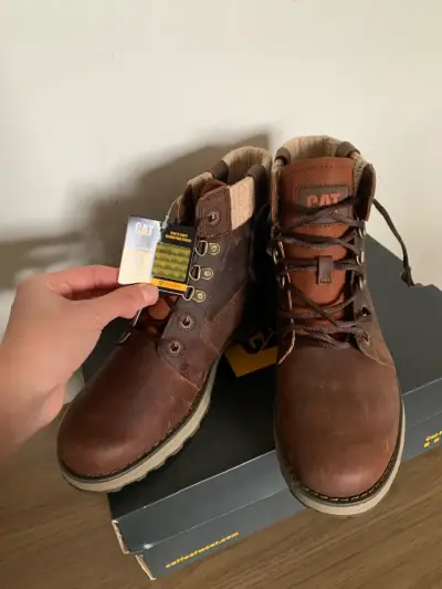 Botas de cuero marrón CAT para hombre - miniatura 1