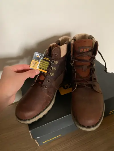 Botas de cuero marrón CAT para hombre - miniatura 2