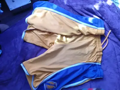 Shorts de Baloncesto Adidas NBA Amarillo y Azul - miniatura 1