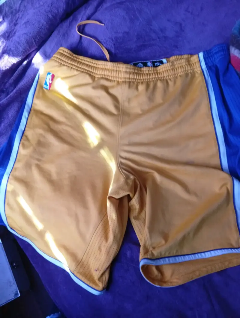 Shorts de Baloncesto Adidas NBA Amarillo y Azul - 4