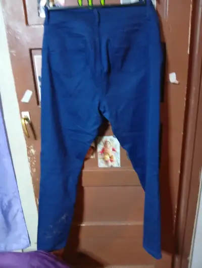 Pantalones azul oscuro para mujer - miniatura 1