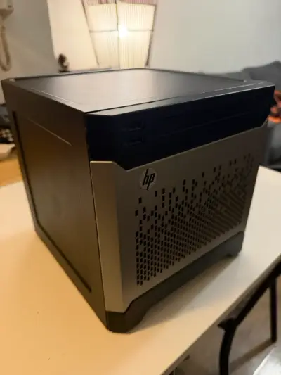 Servidor NAS HP ProLiant MicroServer Gen8 - miniatura 2