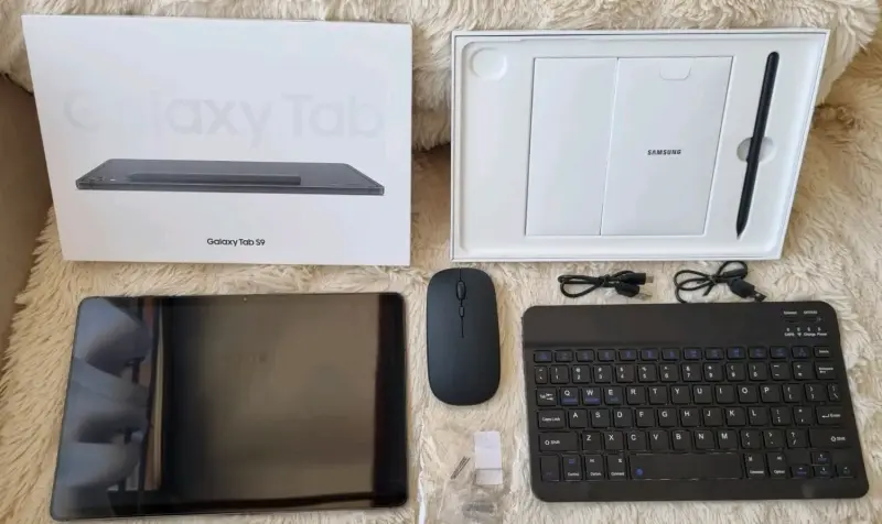 Tablet Samsung Galaxy Tab S9 con accesorios - 1