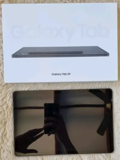 Tablet Samsung Galaxy Tab S9 con accesorios - miniatura 2