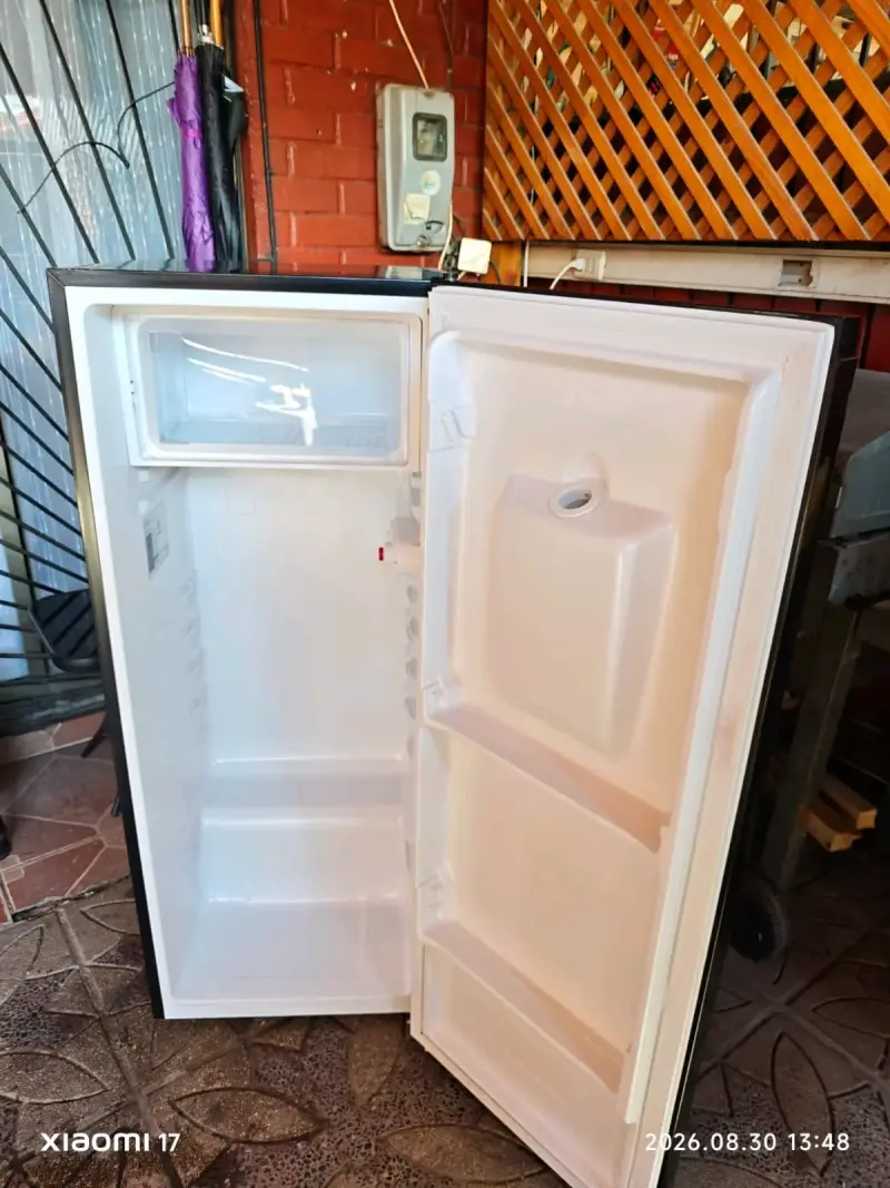 Refrigerador Libero con Dispensador de Agua - 3