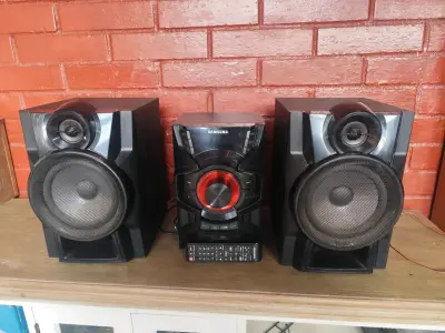 Equipo de sonido Samsung con parlantes potentes - miniatura 5