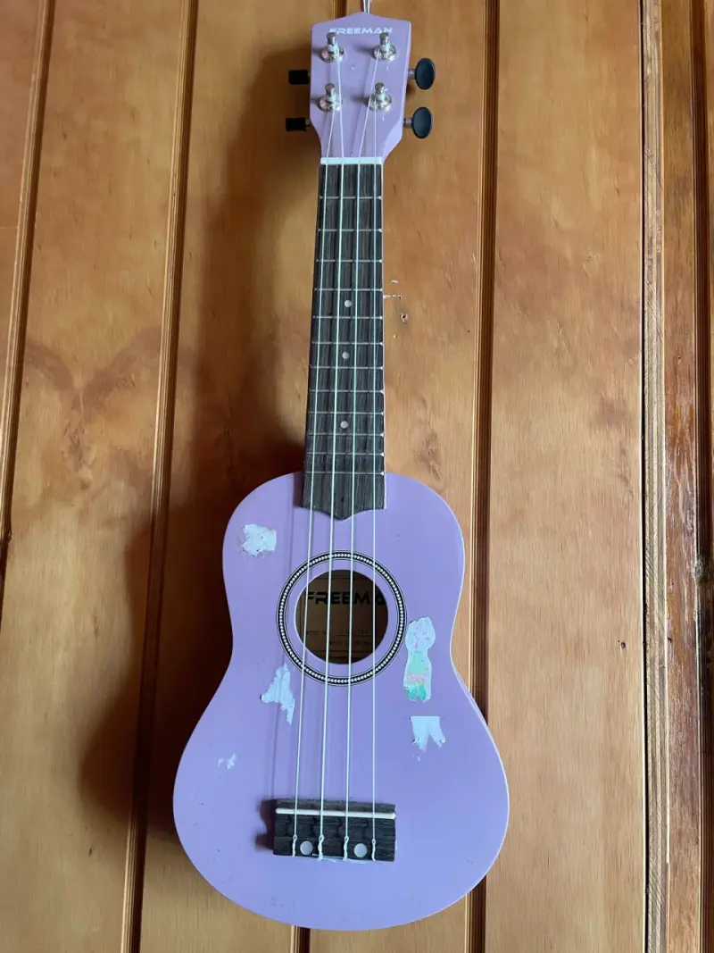 Ukulele soprano morado Freeman usado - 1