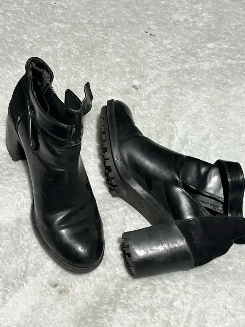 Botines negro con tacón grueso - 2