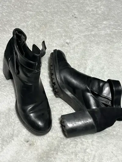 Botines negro con tacón grueso - miniatura 2