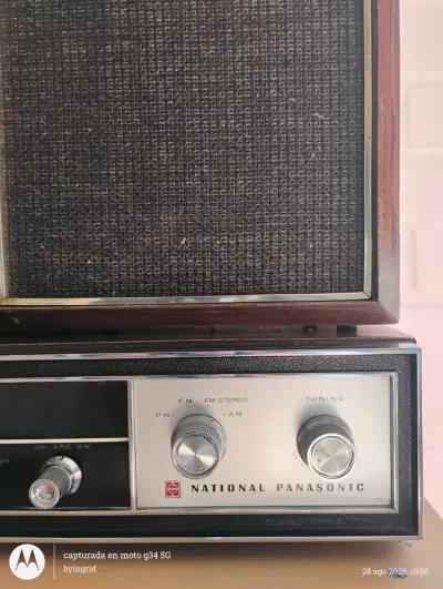 Radio vintage National Panasonic con parlantes - miniatura 2