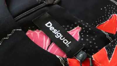 Vestido Desigual floral negro y rojo - miniatura 4