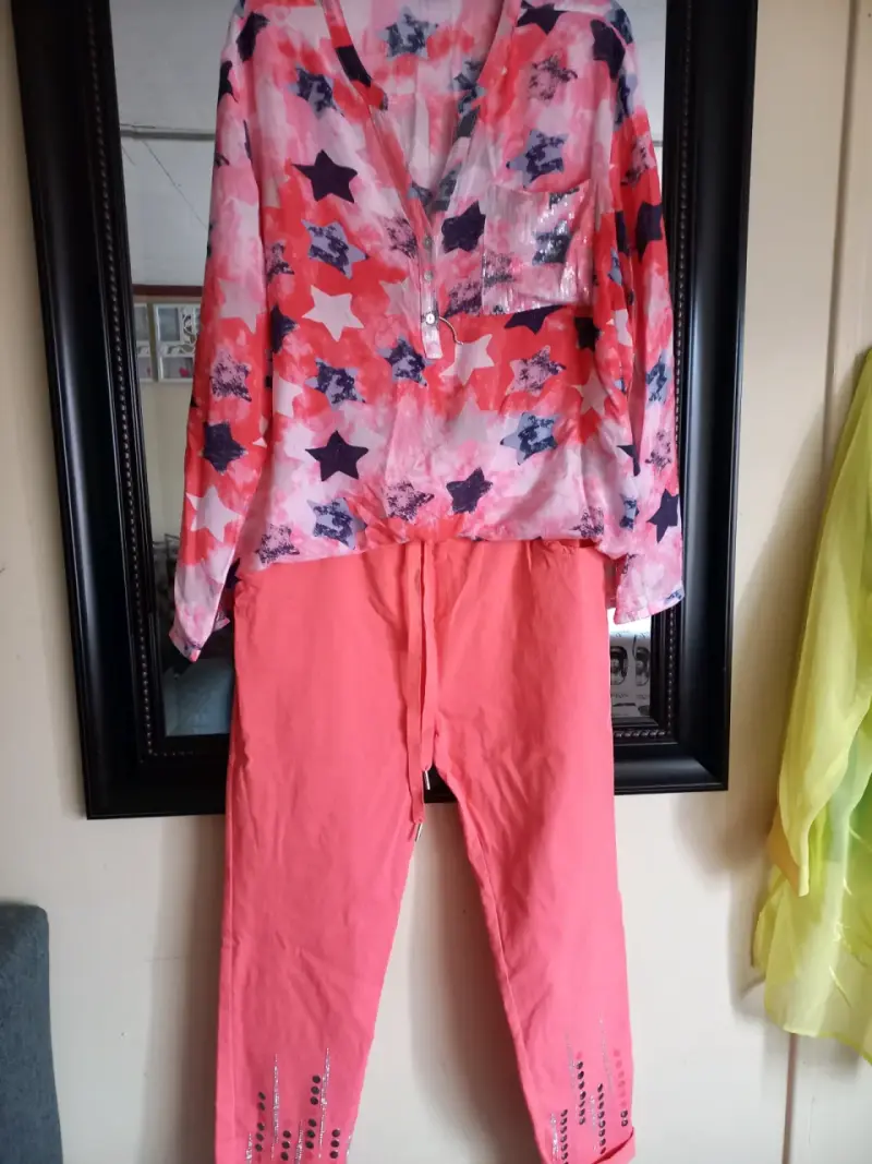Conjunto de blusa y pantalón italiano talla L - 1