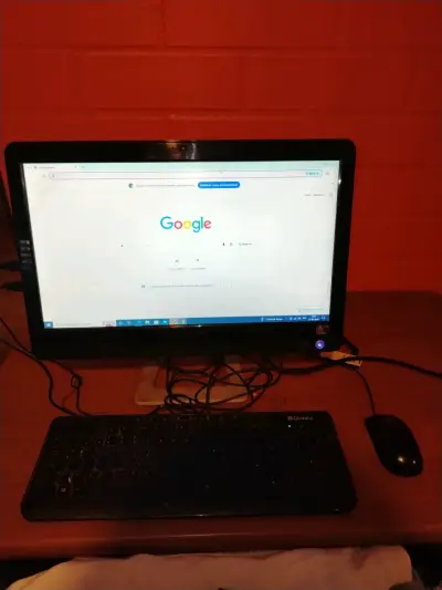 Computador de Escritorio Olidata con Monitor y Teclado - miniatura 1