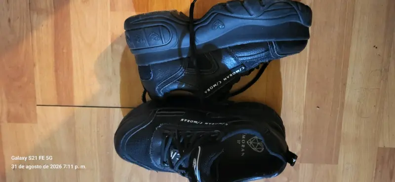Zapatillas negras deportivas C/Moran - 1
