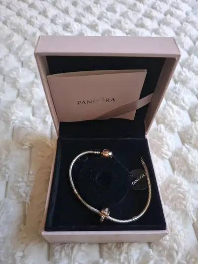 Pulsera Pandora con dijes de corazón - miniatura 2