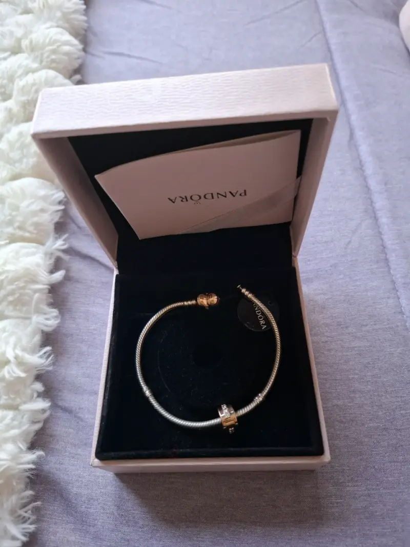 Pulsera Pandora con dijes de corazón - 5