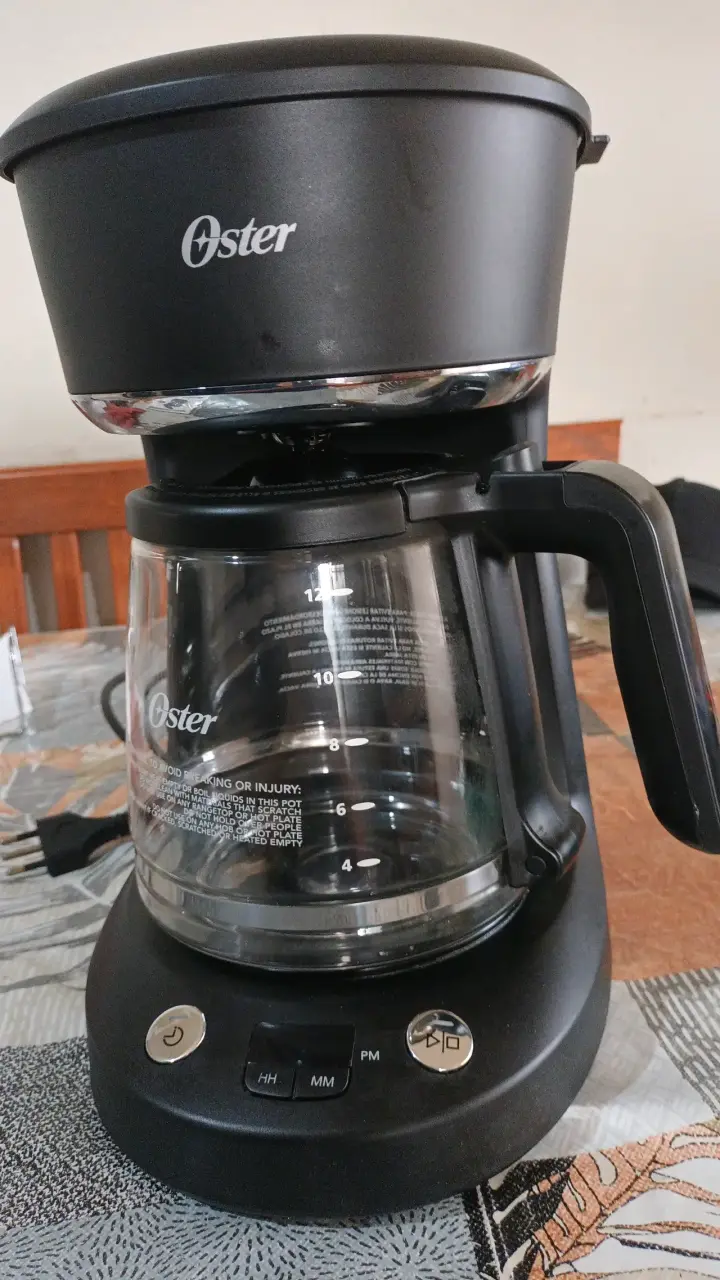 Cafetera Oster de filtro con jarra de vidrio - 3