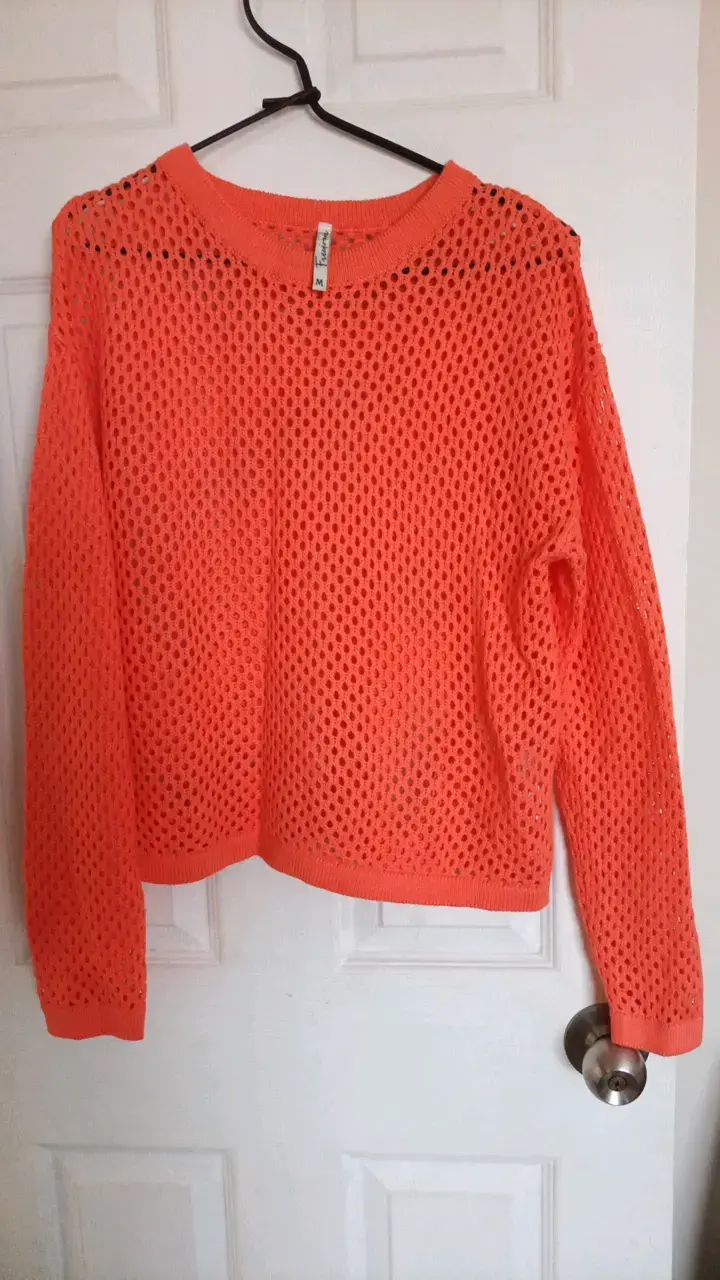 Suéter tejido calado color coral - 1