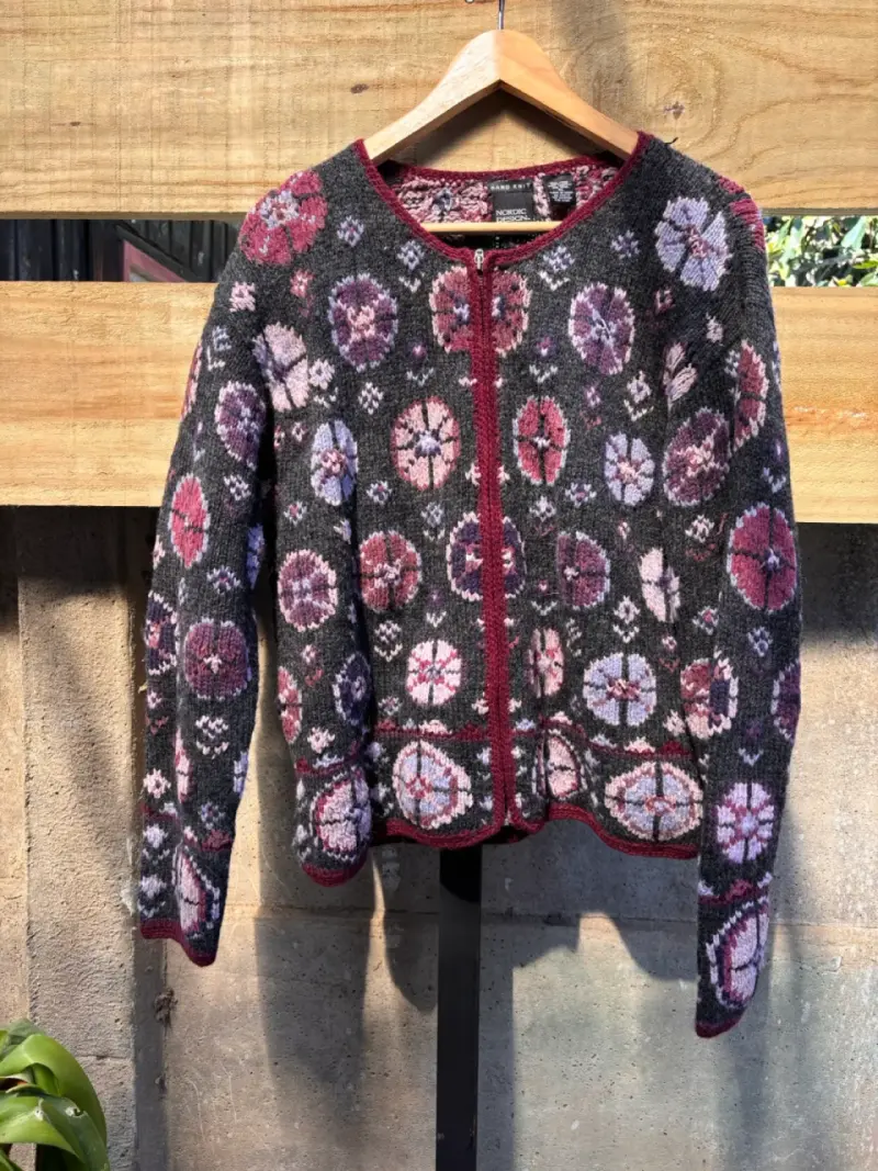 Chaleco de lana con diseño floral