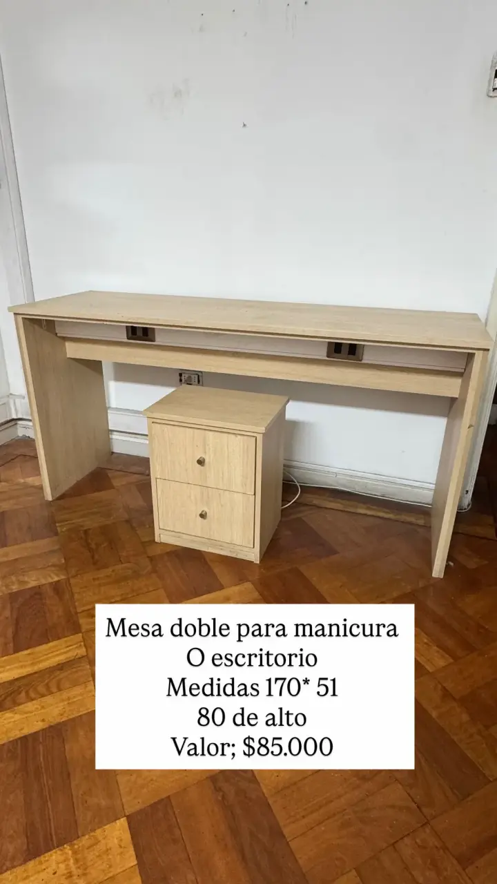 Mesa doble para manicura o escritorio