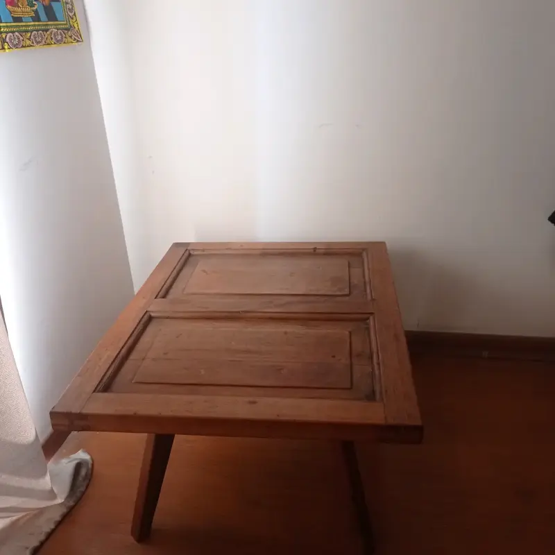 Mesa de Madera Rústica para Comedor - 1