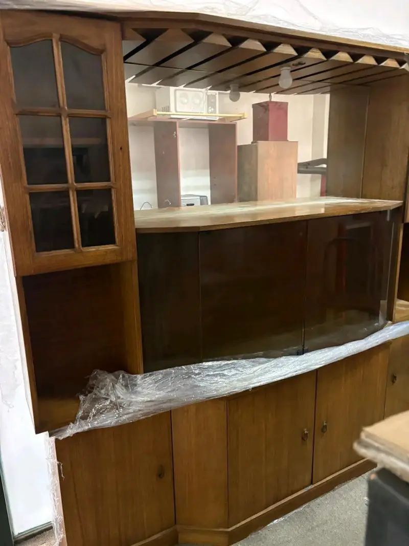 Vitrina de madera con puertas de vidrio - 3