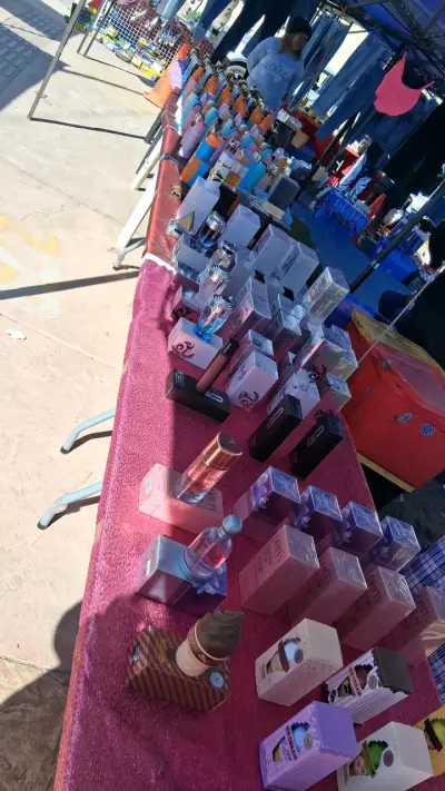 Perfumes variados para hombre y  mujer y jean etik - miniatura 4