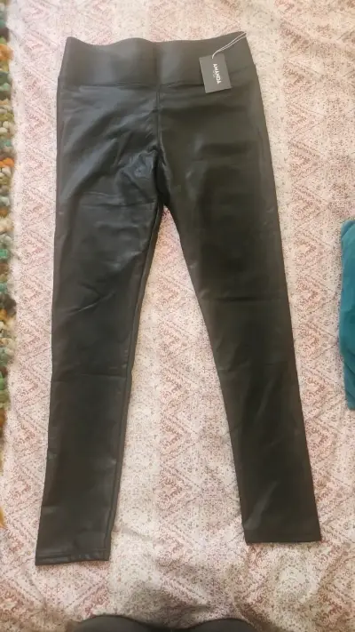 Leggings de cuero sintético negros Amanda - miniatura 1