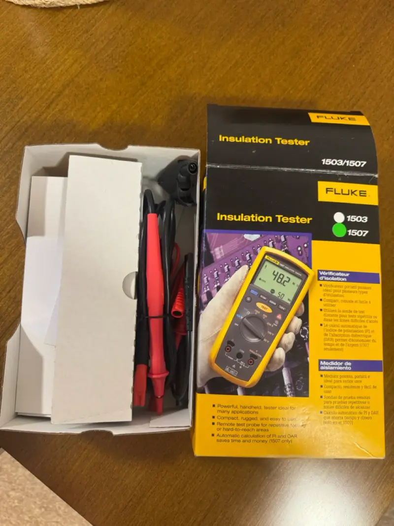 Tester de aislamiento Fluke 1507 con accesorios - 2