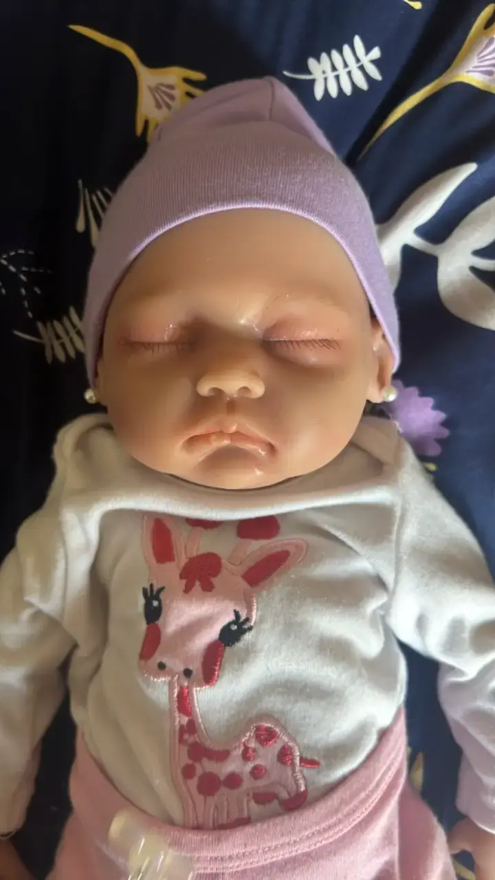 Muñeca bebé realista Reborn de silicona - 2