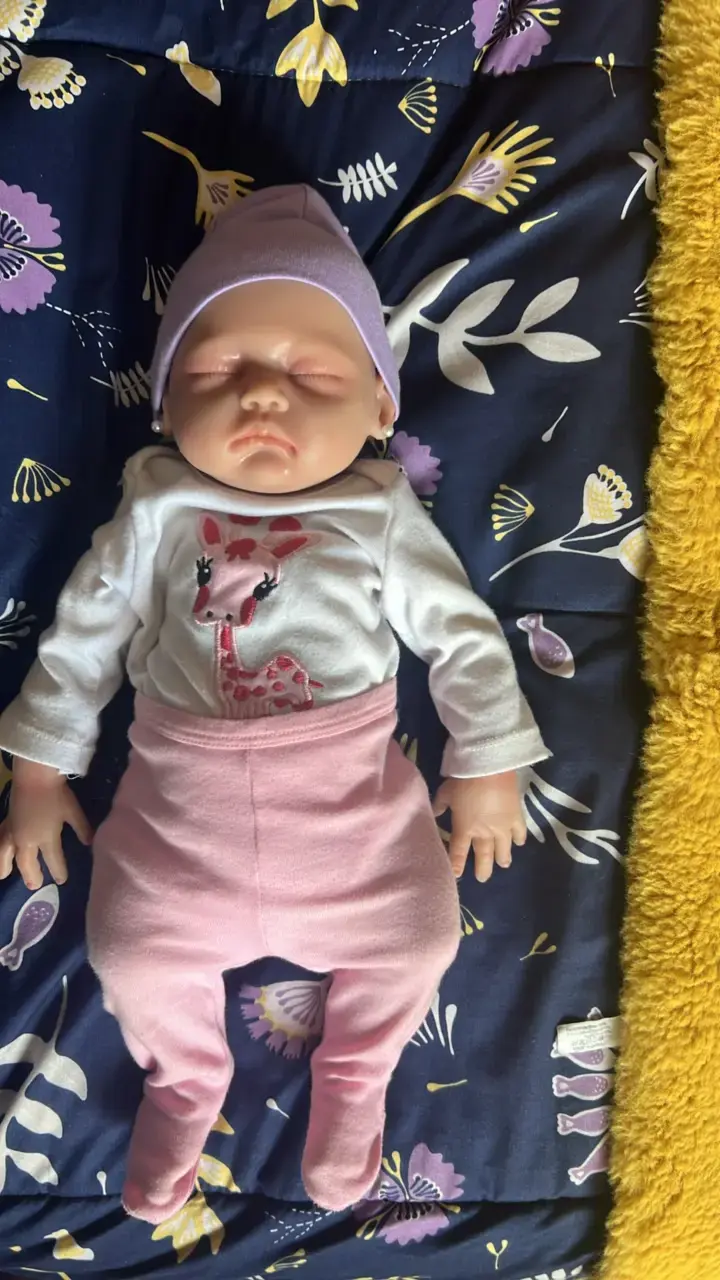 Muñeca bebé realista Reborn de silicona - 3