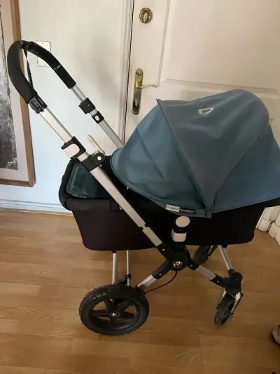 Coche de bebé Bugaboo azul con capota - miniatura 4