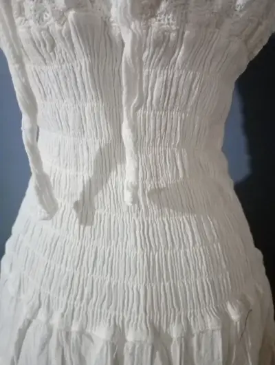 Vestido blanco de verano con escote halter - miniatura 3