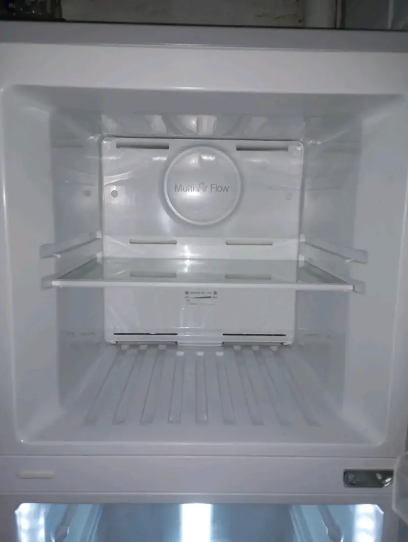 Refrigerador de dos puertas con tecnología Multi Air Flow - 2