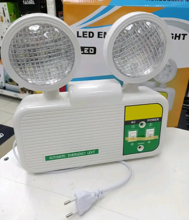 Luz de emergencia LED automática con doble foco. - 3