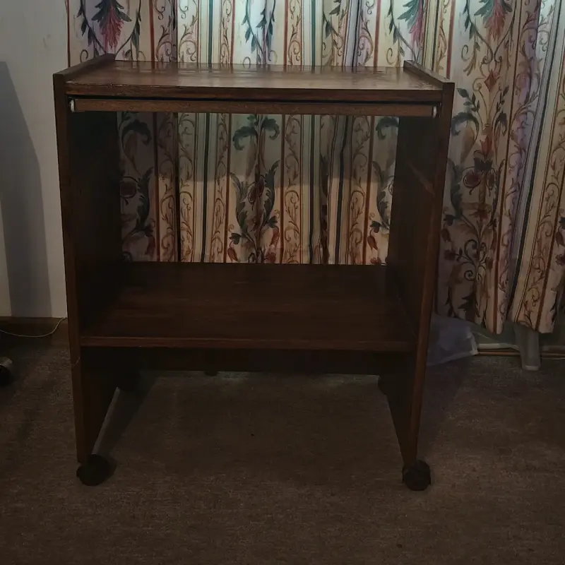 Mesa de madera con ruedas para oficina - 2