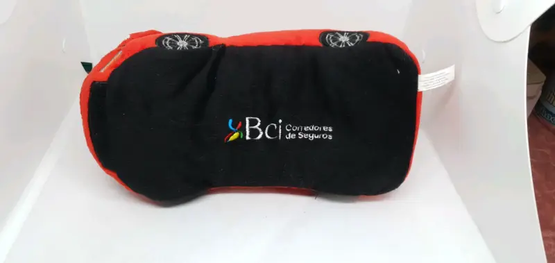Cojín de Peluche Auto Rojo Bci Seguros - 3