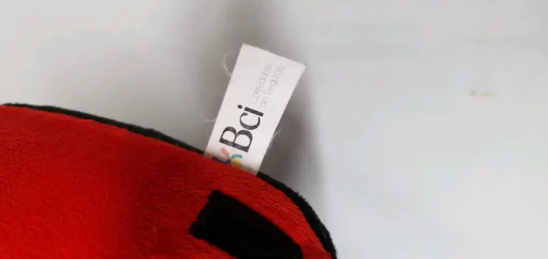 Cojín de Peluche Auto Rojo Bci Seguros - 4
