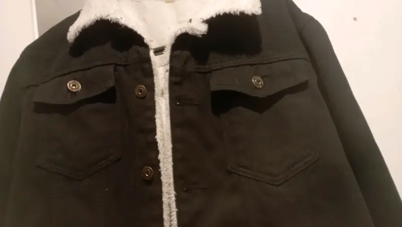 Chaqueta Negra Forrada de Piel Sintética para Hombre - 2