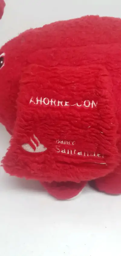 Peluche Alcancía Elefante Rojo Banco Santander - miniatura 4