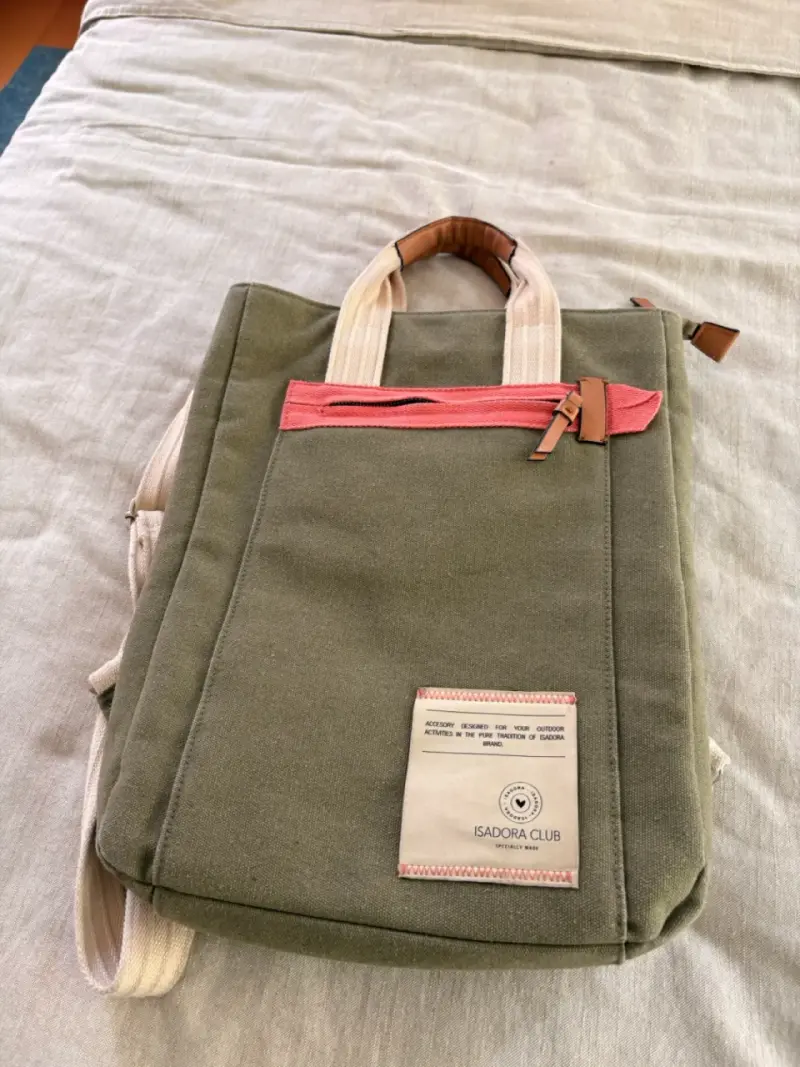 Mochila verde Isadora Club con detalles rosados - 1