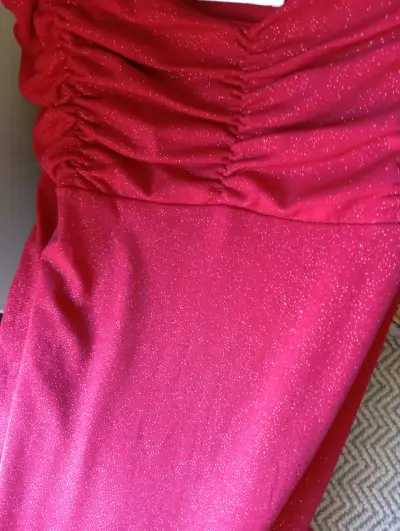 Vestido largo rojo con tirantes delgados - miniatura 3