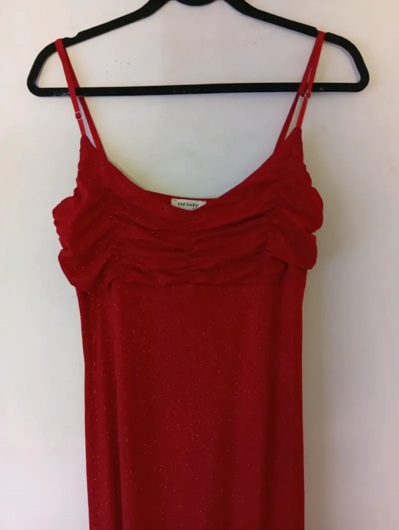 Vestido largo rojo con tirantes delgados - 4