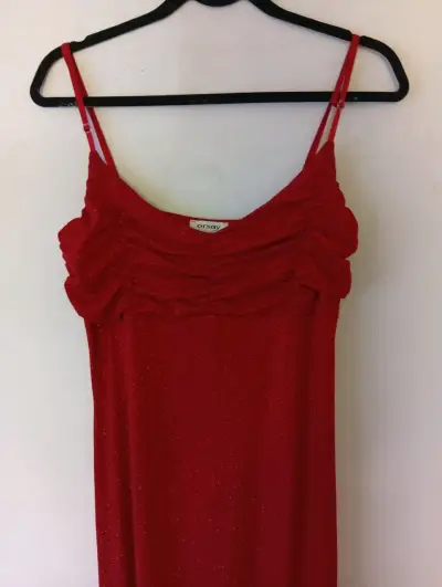 Vestido largo rojo con tirantes delgados - miniatura 4